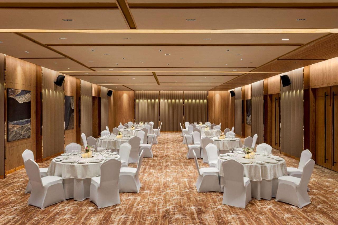 Ramada Encore By Wyndham Indore Nipania Exterior photo